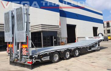 3 Axle Kashwaa Lowbed